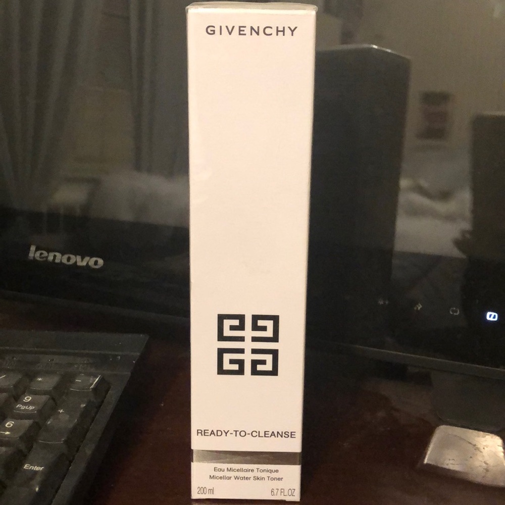 Givenchy ready to cleanse micellar water toner